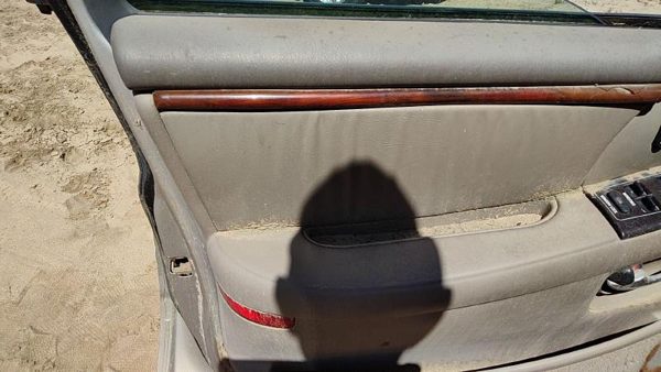 1997-03 Park Ave Ultra Driver Left Front Inside Door Trim Panel Only Oem Tan 562 — photo 2