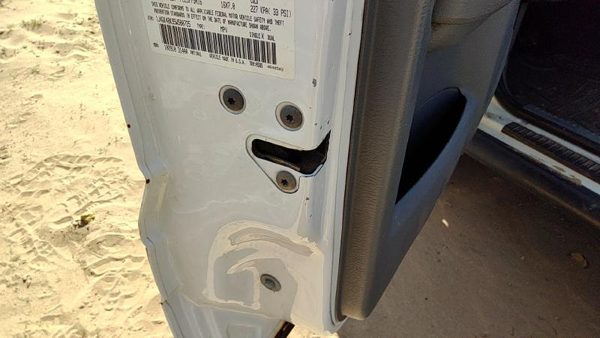02-05 Jeep Liberty Driver Left Front Door Latch With Rods/Cables Oem 55177043Ai — photo 2