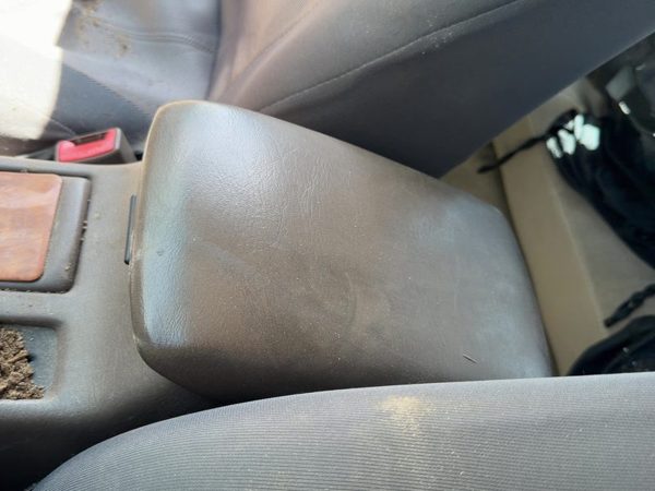 1999 Toyota Camry Center Console Lid Only Oem Arm Rest Fold Down Oak Ft4 — photo 3