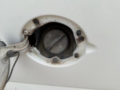 1998-2002 Chevy Express Van 2500 Fuel Filler Neck Assembly With Gas Cap Oem 4.3L