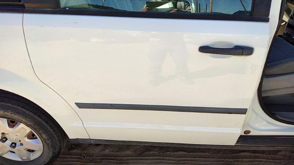 2008 Dodge Grand Caravan Rear Door RH White PW1 — photo 2
