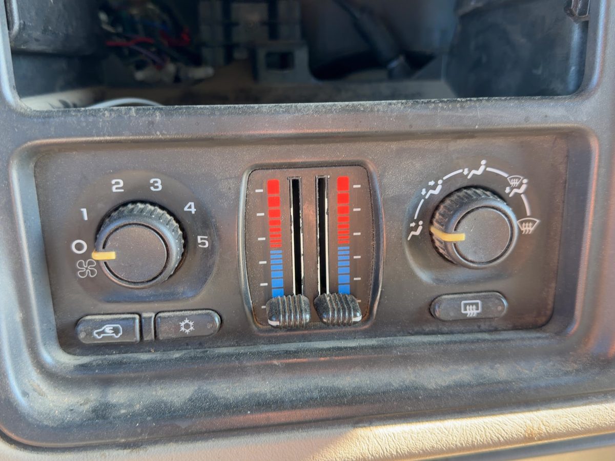 03-04 Suburban Temperature Control Module In Dash Heater Ac Head Unit Oem Manual
