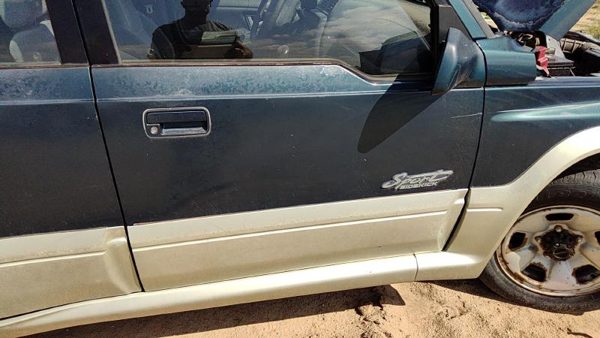1997 Suzuki Sidekick Front Door RH Green — photo 1