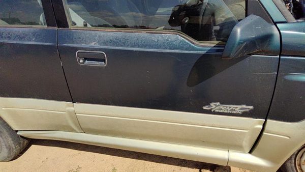 1997 Suzuki Sidekick Front Door RH Green — photo 4