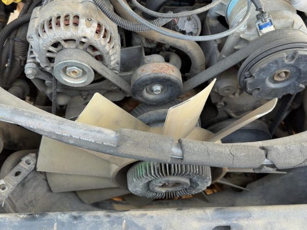 96-05 Chevy S10 Blazer Complete Cooling Fan Blade Assembly With Clutch Oem 4.3L — photo 1