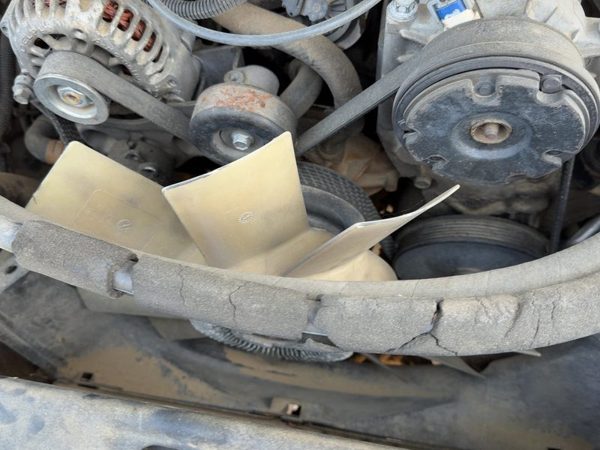 96-05 Chevy S10 Blazer Complete Cooling Fan Blade Assembly With Clutch Oem 4.3L — photo 2