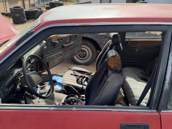 1987-1988 Toyota Fx Driver Left Front Side Window Door Glass Oem 681121A220 — photo 2