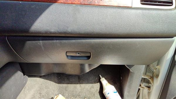 07-14 Chevy Tahoe Glove Box Assembly Complete Door With Latch Oem Black 25895930 — photo 1