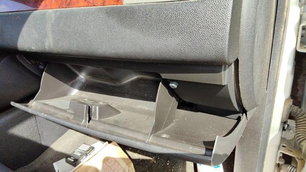 07-14 Chevy Tahoe Glove Box Assembly Complete Door With Latch Oem Black 25895930 — photo 3