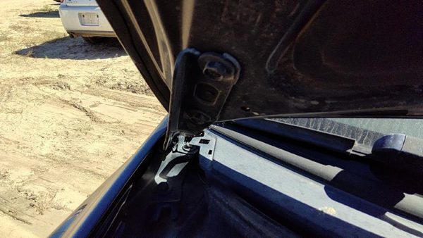 2011 Chevrolet Malibu Hood Hinge RH Chevy 58U Black Granite — photo 5