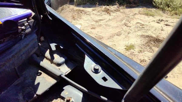 2011 Chevrolet Malibu Hood Hinge RH Chevy 58U Black Granite — photo 2