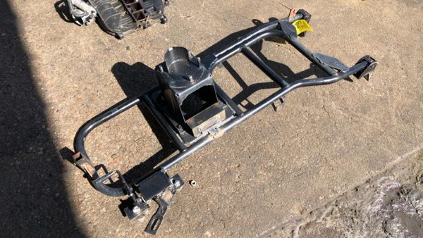 1995 Nissan Pathfinder Spare Tire Carrier Assembly Oem Wheel Rack — photo 1