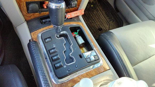 08 Grand Cherokee Floor Shifter Lever Assembly Shift Unit Automatic Transmission — photo 1