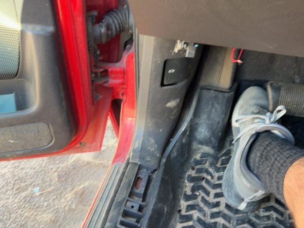 1999-2001 Jeep Grand Cherokee Driver Left Lower Kick Trim Panel Oem Gray Dlaz — photo 2