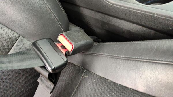 2016-18 Hyundai Tucson Passenger Right Front Seat Belt Buckle Receiver Black Try — photo 5