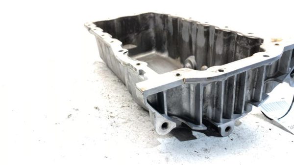 1999-2006 Vw Jetta Engine Oil Pan With Good Drain Plug Oem 2.0L 038103601Na — photo 2