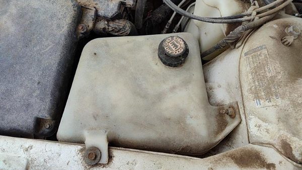 2000 Buick Park Avenue Coolant Recovery Bottle Ave — photo 2