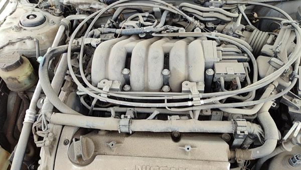 2000-2001 Nissan Maxima Complete Fuel Rail With Injectors Set Loaded Oem 3.0L — photo 1