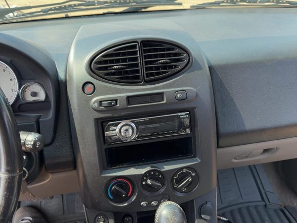 2004-2005 Saturn Vue Redline Trim Bezel Around Radio Surround Dash Panel Oem — photo 3