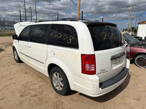 2010 Chrysler Town — vehicle photo 5