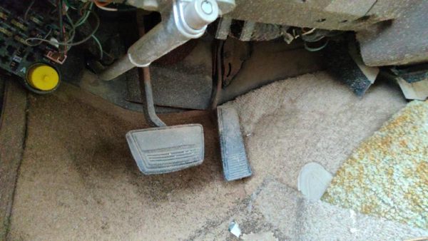 1978-1983 Chevy Malibu Gas And Brake Pedal Assembly Automatic Transmission — photo 2