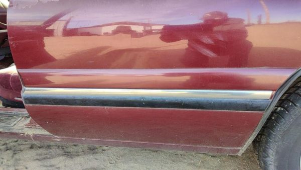 98 Buick Lesabre Driver Left Rear Moulding From Door Back Trim 51B Bordeaux Red — photo 1