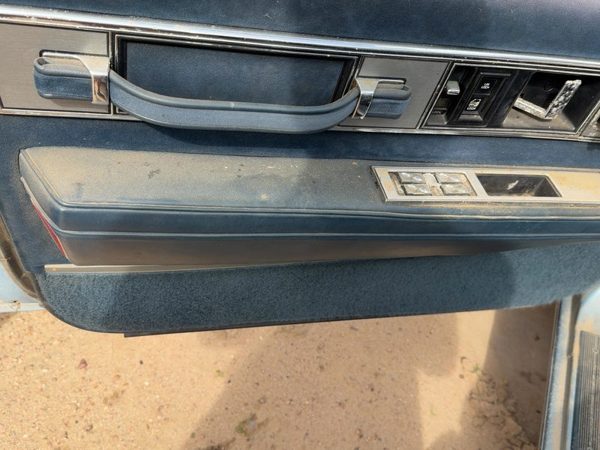 1986-1991 Olds 88 Driver Left Front Door Trim Panel With Master Switch Blue — photo 6