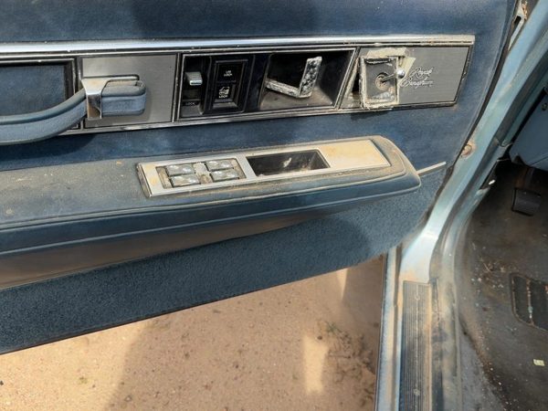 1986-1991 Olds 88 Driver Left Front Door Trim Panel With Master Switch Blue — photo 9