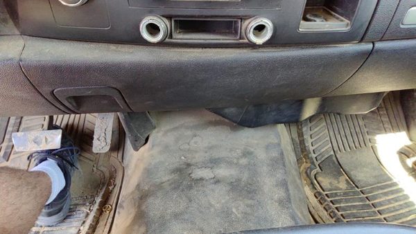 2008 Chevy Silverado 2500 Dash Panel Ebony 19D — photo 5