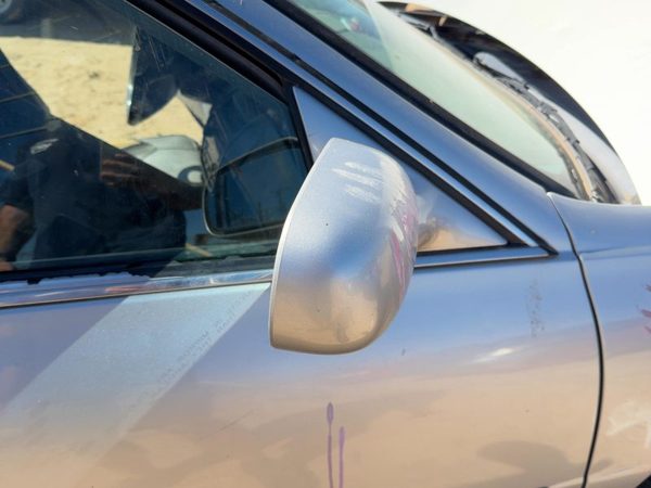 2005 Cadillac Deville Door Mirror RH Platinum 67U — photo 3