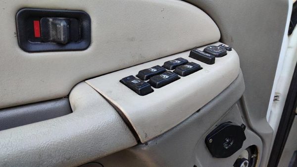 2001 Suburban 1500 Door Switch Front — photo 4