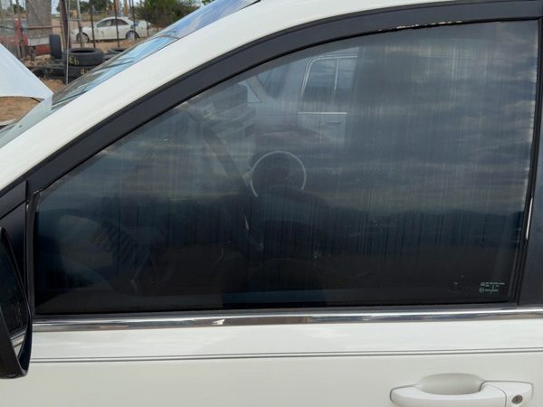 2008-2016 Chrysler Town & Country Driver Left Front Side Window Door Glass Oem — photo 1