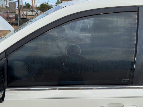 2008-2016 Chrysler Town & Country Driver Left Front Side Window Door Glass Oem — photo 2
