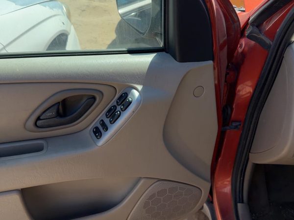 05-06 Escape Driver Left Front Door Trim Panel With Master Switch Pebble Tan Ah — photo 4