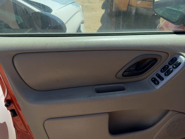 05-06 Escape Driver Left Front Door Trim Panel With Master Switch Pebble Tan Ah — photo 2
