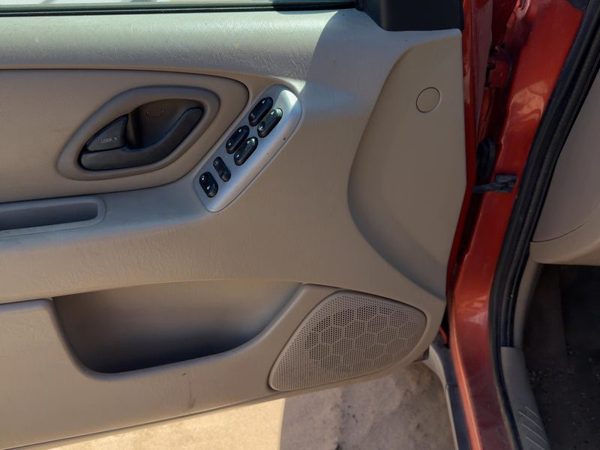 05-06 Escape Driver Left Front Door Trim Panel With Master Switch Pebble Tan Ah — photo 9