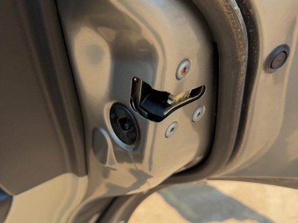 03-08 Infinity Fx45 Passenger Right Rear Door Latch With Rods/Cables Oem Back — photo 3