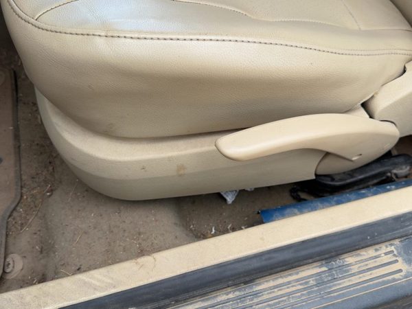 2003-2010 Vw Beetle Convertible Driver Left Side Seat Trim Panel Oem Tan — photo 4