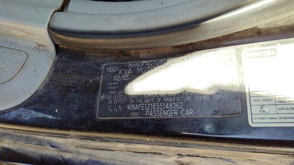 2005 Kia Spectra — vehicle photo 6