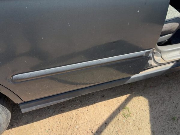 96-00 Civic Passenger Right Rear Moulding From Door Back Trim Strip Blue B-73M — photo 1