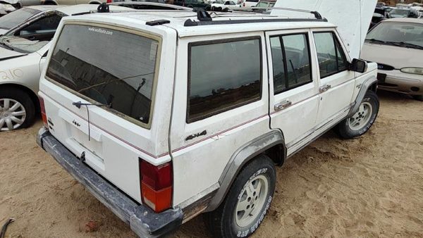 1992 Jeep Cherokee — vehicle photo 3