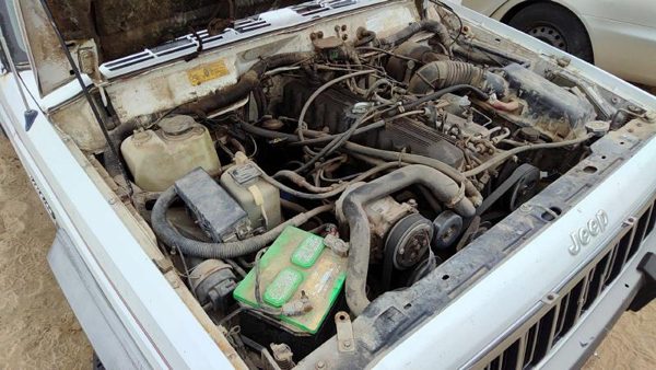 1992 Jeep Cherokee — vehicle photo 8