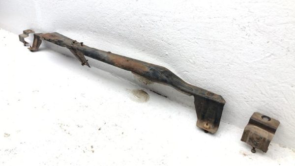 84-91 Jeep Grand Wagoneer Upper Grille Mount Bracket Oem — photo 2