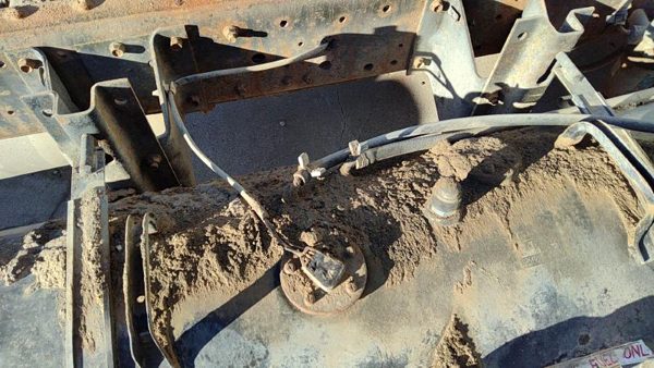 92-98 Isuzu Npr Fuel Sending Unit Oem 4Bd2 3.9L — photo 2
