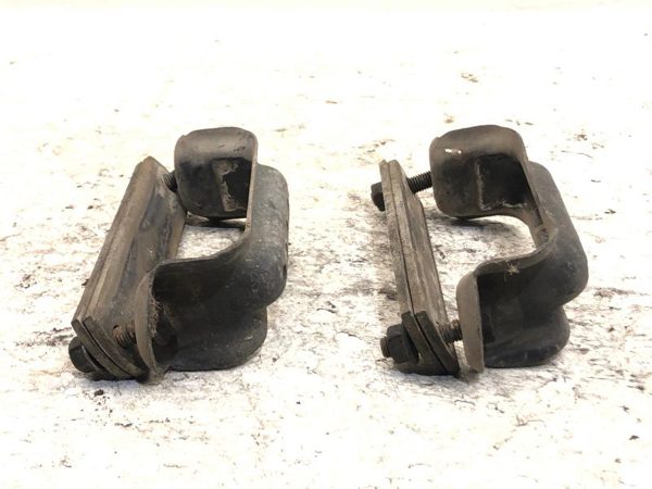 1986 Chevrolet Corvette Leaf Spring Front Chevy C4 Complete Set Of Mounting — photo 2