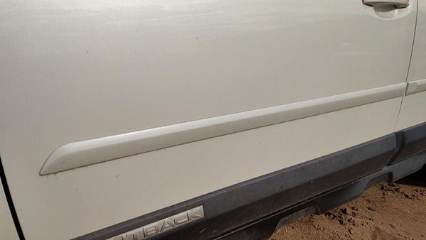 10-14 Legacy Outback Driver Left Front Upper Moulding From Door Trim Satin White — photo 1
