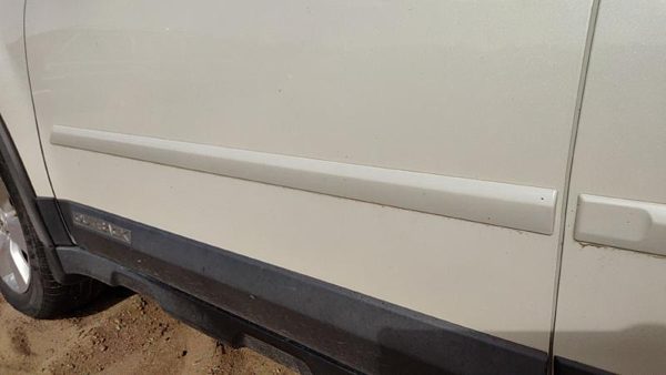 10-14 Legacy Outback Driver Left Front Upper Moulding From Door Trim Satin White — photo 2