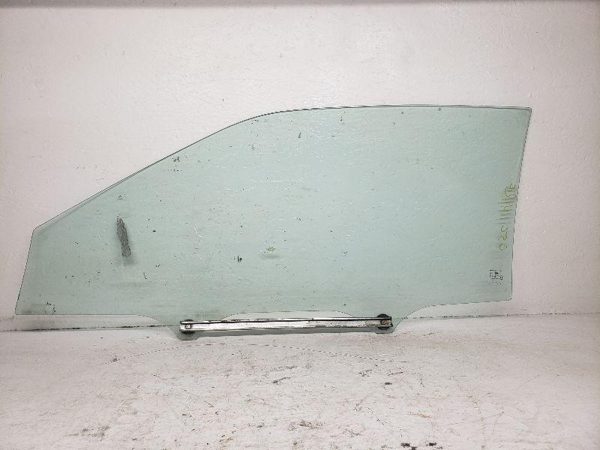 1996 Saturn S Series Front Door Glass/window RH Free Shipping — photo 2
