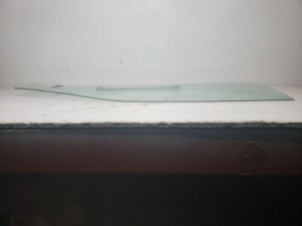 1996 Saturn S Series Front Door Glass/window RH Free Shipping — photo 3