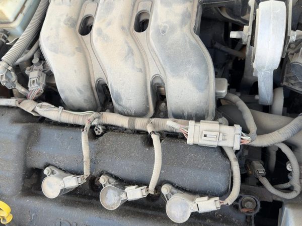 05-07 Fivehundred Complete Fuel Rail With Injectors Set Loaded Oem 3.0L Dohc — photo 2